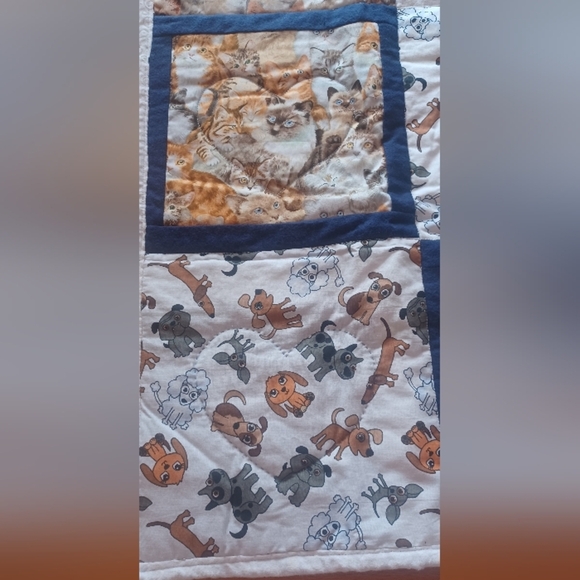 Quilt Colorblock Animal Dog Cat Print Reversible Patchwork Handmade Blanket - Picture 2 of 9